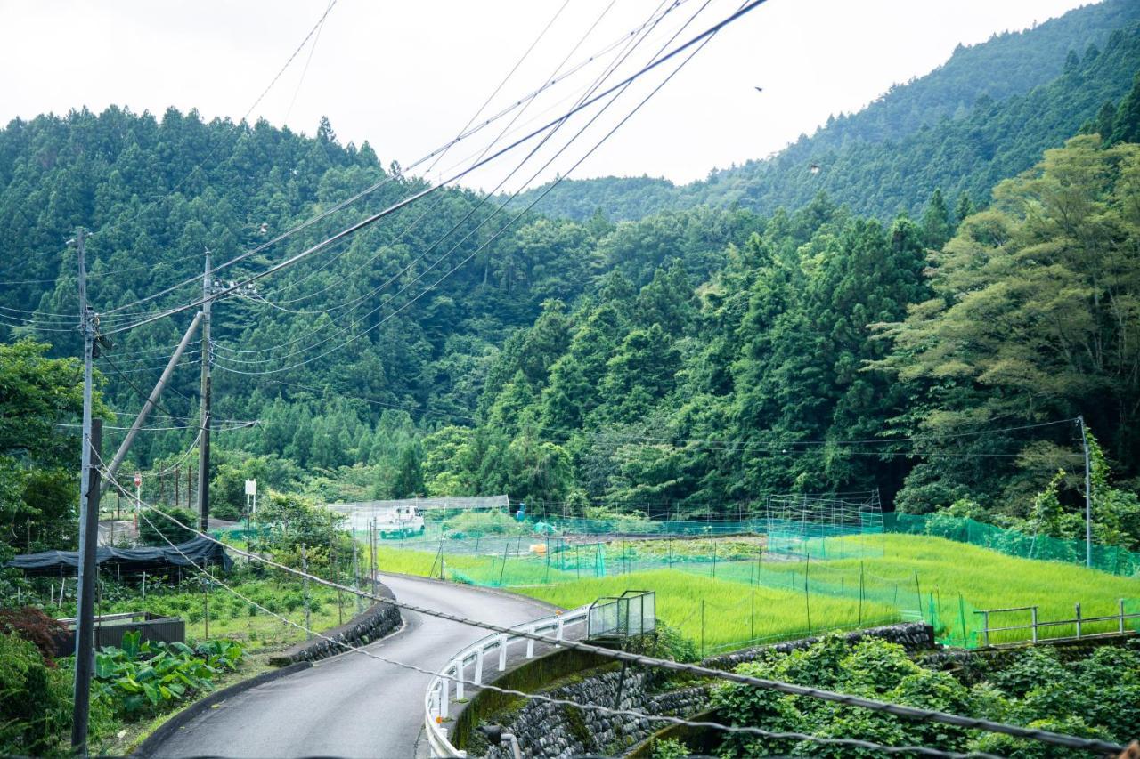 山の中の一棟貸切宿 五番地 Nambu (Yamanashi) 外观 照片